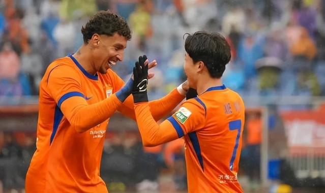 世界杯手机观看-喜讯！一场2：1让邵佳一喜添前场两大猛将，国足一短板可迎刃而解