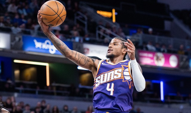 世界杯官网app下载-经典“风雪三月”！杰伦·格林最近5场合计144分 太阳4胜1负