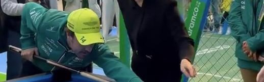 世界杯最新版-跨界，“头哥”阿隆索与潘晓婷及男篮名宿杨鸣、刘炜互动