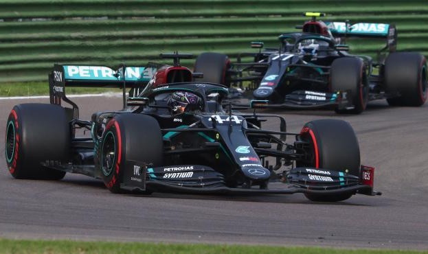 世界杯手机观看-梅奔或将上演内讧戏码？汉密尔顿对拉塞尔表示欢迎